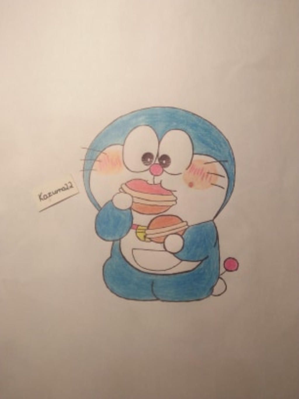 Vẽ Doraemon: Bạn yêu thích Doraemon nhưng chưa biết cách vẽ chú mèo máy đáng yêu này sao cho đúng và đẹp? Hãy xem ngay bức ảnh này và khám phá các bước vẽ Doraemon cực kỳ đơn giản mà dễ thực hiện. Bạn sẽ có thể tạo ra những bức vẽ Doraemon xinh đẹp và tự hào khi trình bày trước bạn bè.