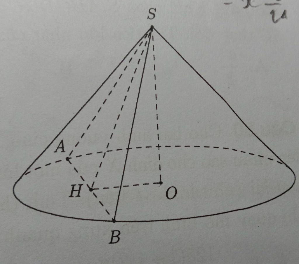 Một hình nón có chiều cao h = 4, độ dài đường sinh l = 5. Một mặt ...