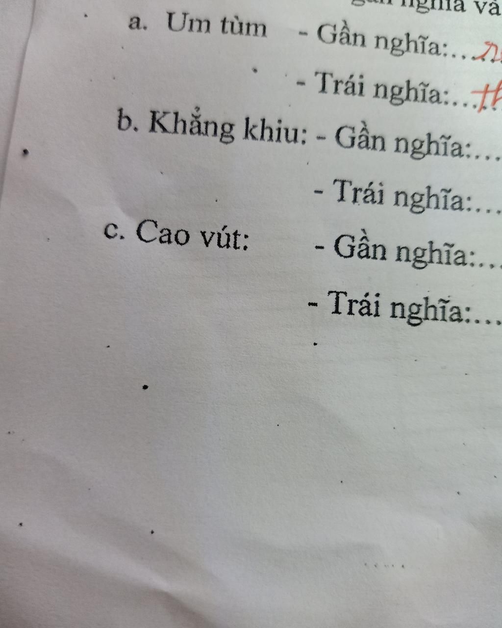 Trái Nghĩa Với Um Tùm