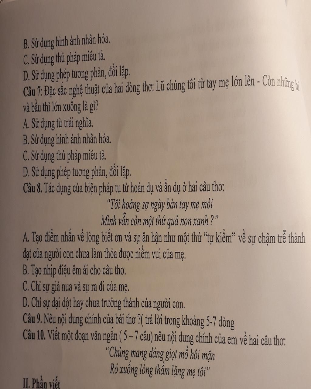 B. Sử dụng hình ảnh nhân hóa. C. Sử dụng thủ pháp miêu tả. D. Sử ...