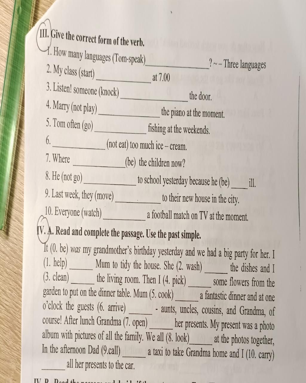 Giúp e bài 3 và bài 4 với ạ em cảm ơn III. Give the correct form of the ...