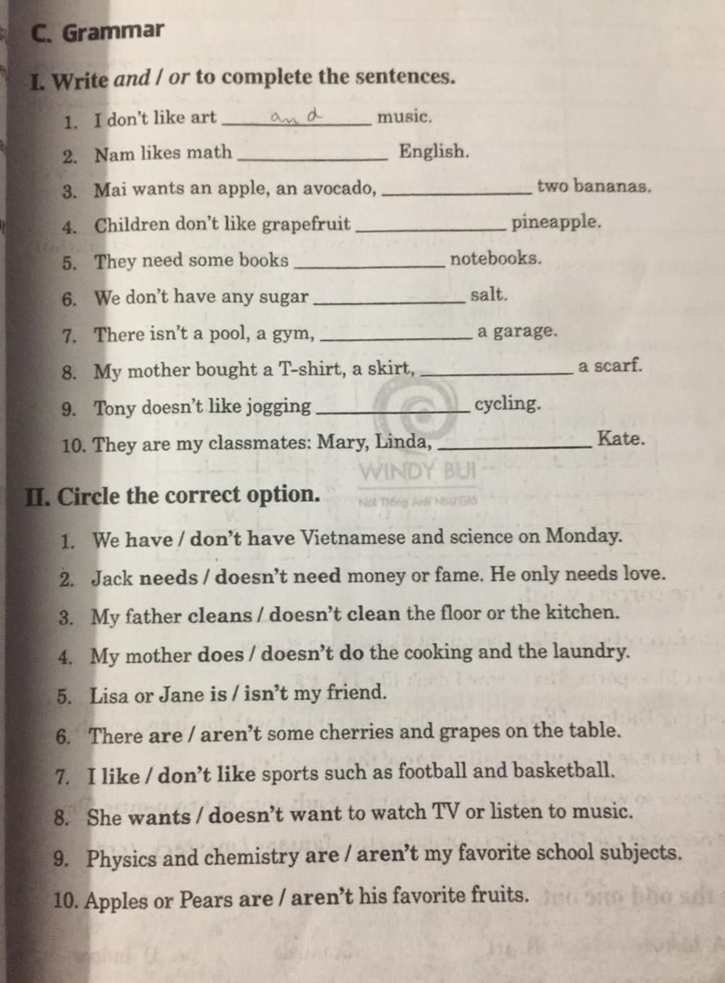 ghi nguyên đáp án với keywords nha mọi người cả 2 bài giúp mik vs nhanh ...